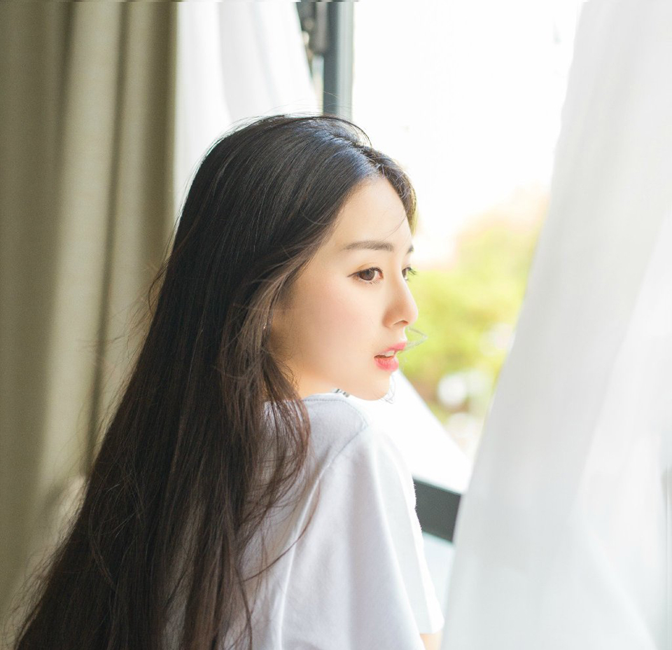 很多时候都是自己挖了个坑，然后义无反顾的跳进去。坑是自己挖的，跳也是自己跳的，最后爬不出来的也是自己。